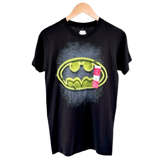 DC Comics NWT Mens Batman Logo Graphic T Shirt Small Black Yellow Bat Signal - Picture 4 of 13